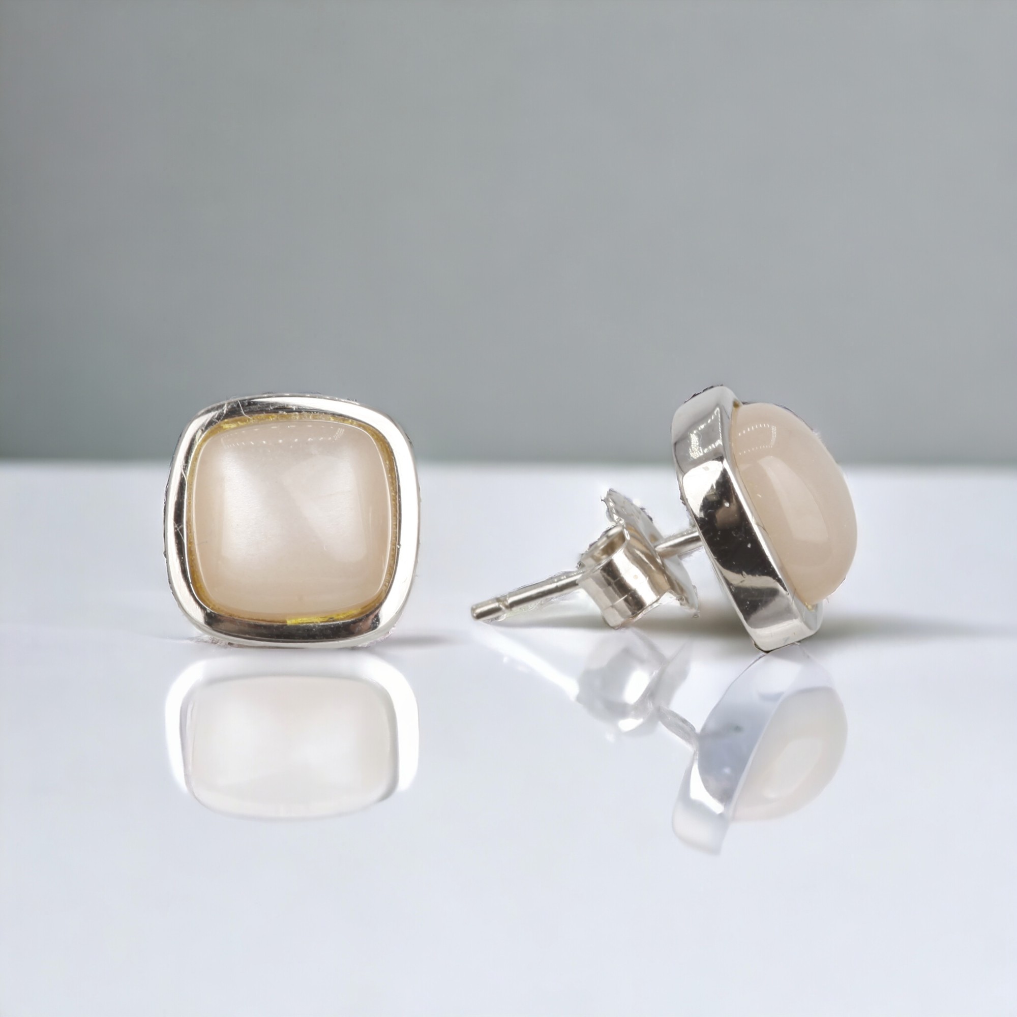 Earstuds - 8x8MM Moonstone peach - Image 2